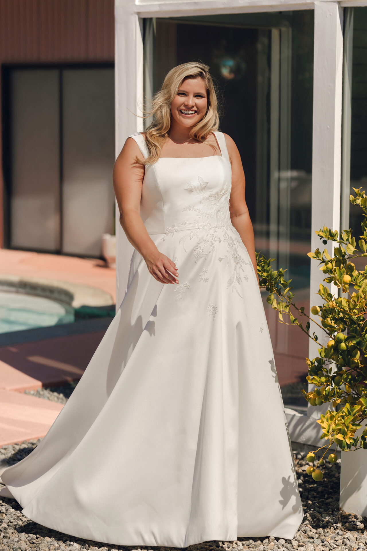 8217 by Stella York - Image 2